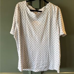 Croft & Barrow White and Black Patterned Women’s Tee